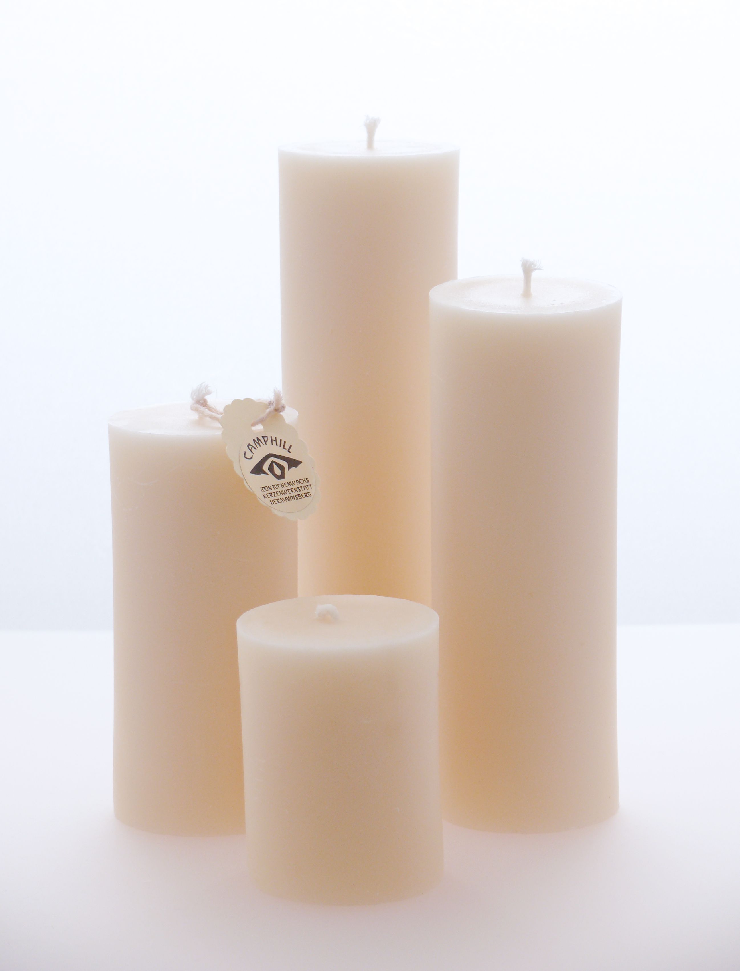 Stumpenkerze aus Bienenwachs in weiß alle Größen