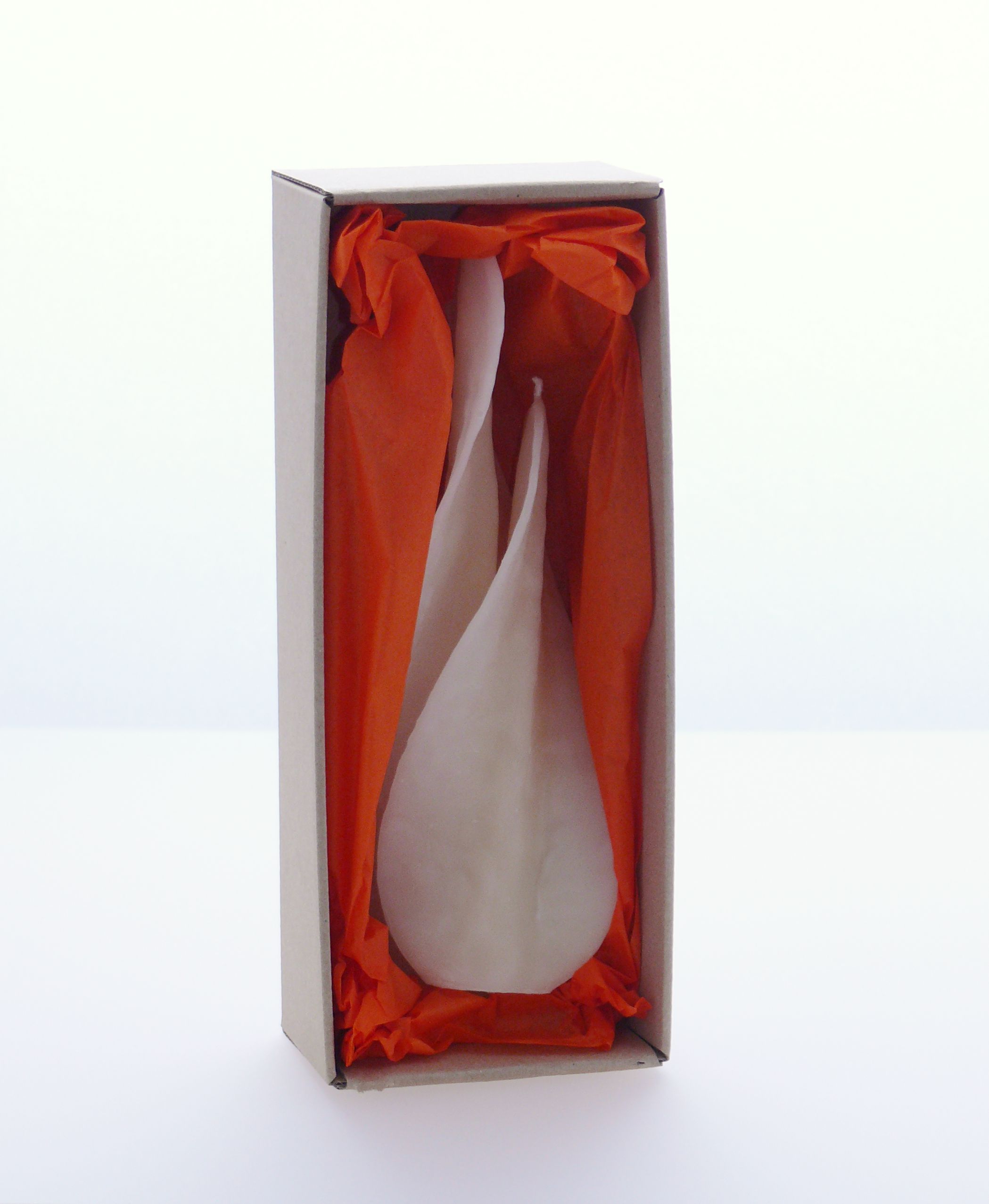 Engelskerzenpaar aus Bienenwachs in einer Gesche