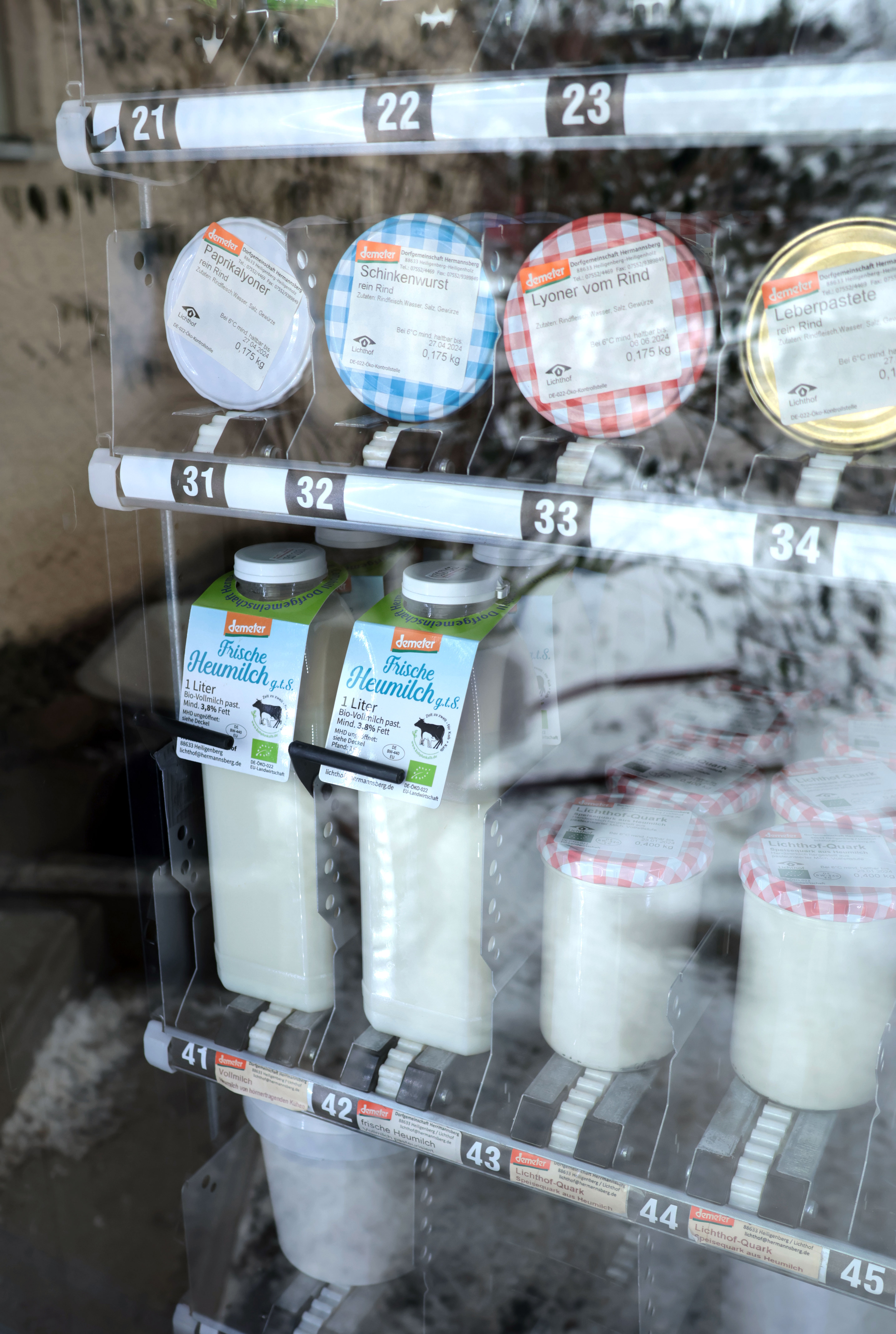 Milchproduktsortiment im Verkaufsautomaten