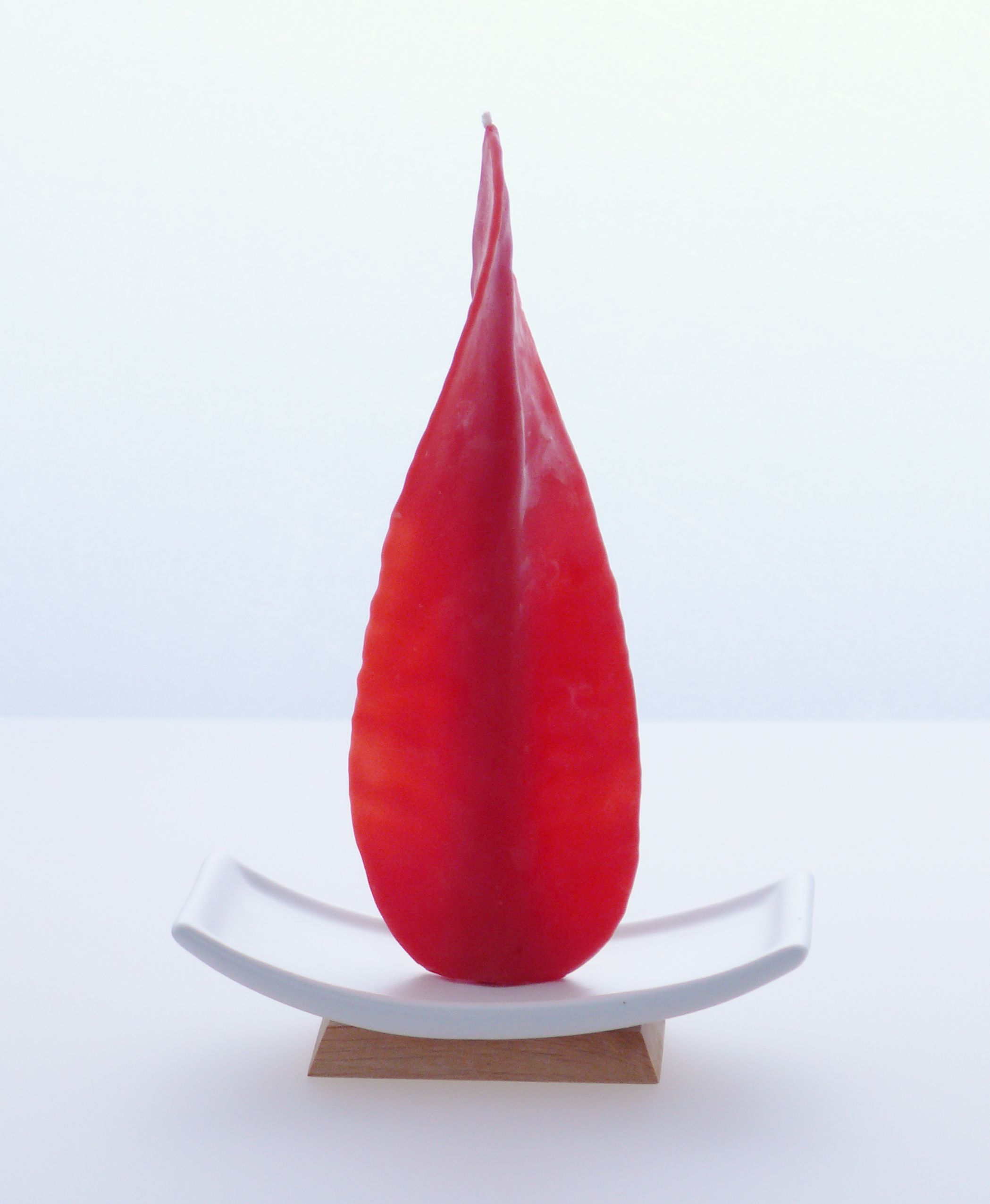 Rote Engelskerze aus Bienenwachs