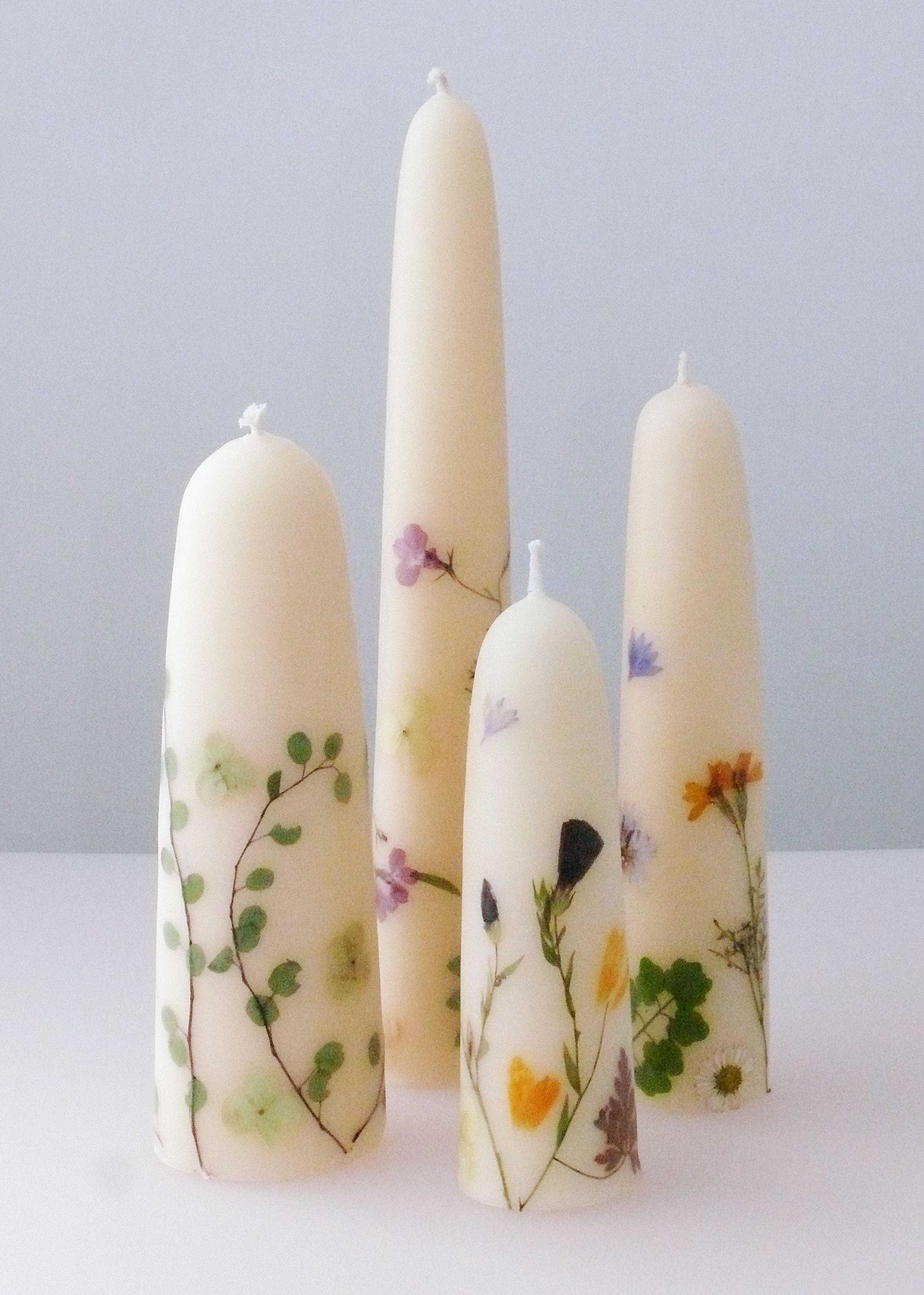Blütenkerzen aus Bienenwachs in verschiedenen Größen