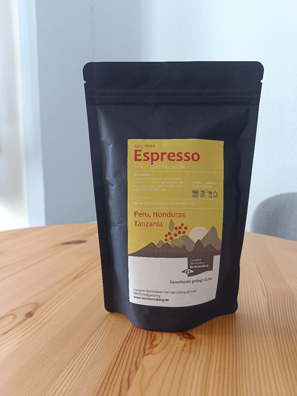 Ein Beutel mit Esspressobohne